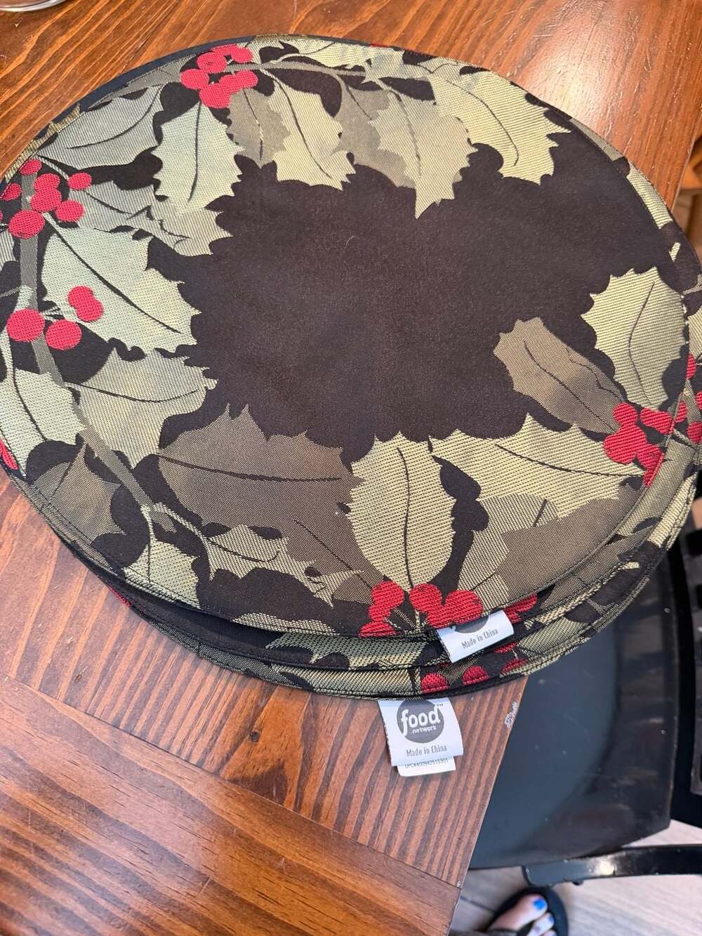 6 pc Food Network Round Christmas Holiday Holly Leaf Design Placemats Set